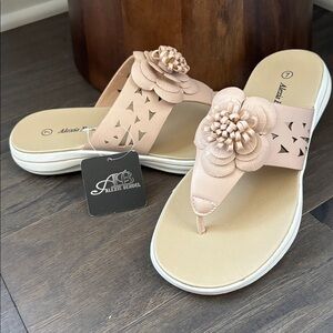 Alexis Bendel Thong Slip on Sandal,flower strap,neutral color,non slip sole